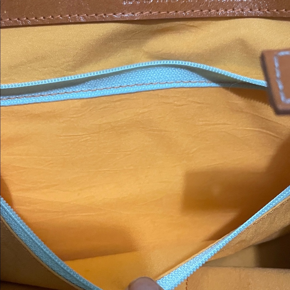 Butterfly Embossed Tan and Green Handbag - Picture 11 of 16